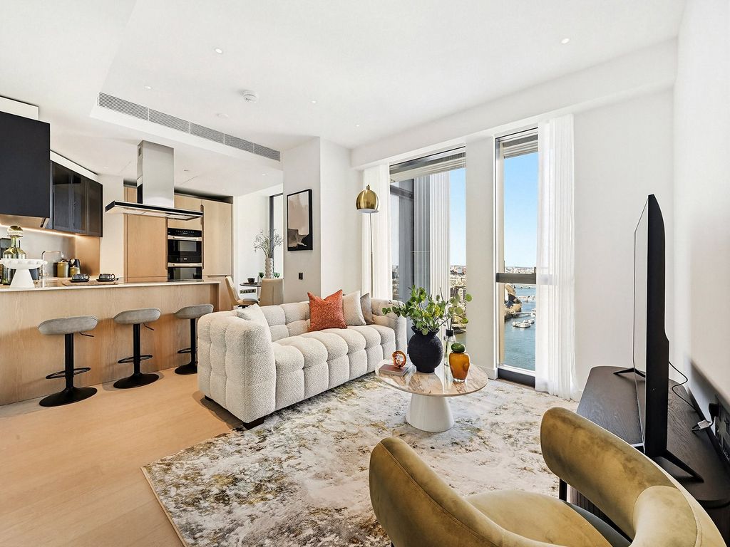 Property photo 2 of 18 River Park Tower