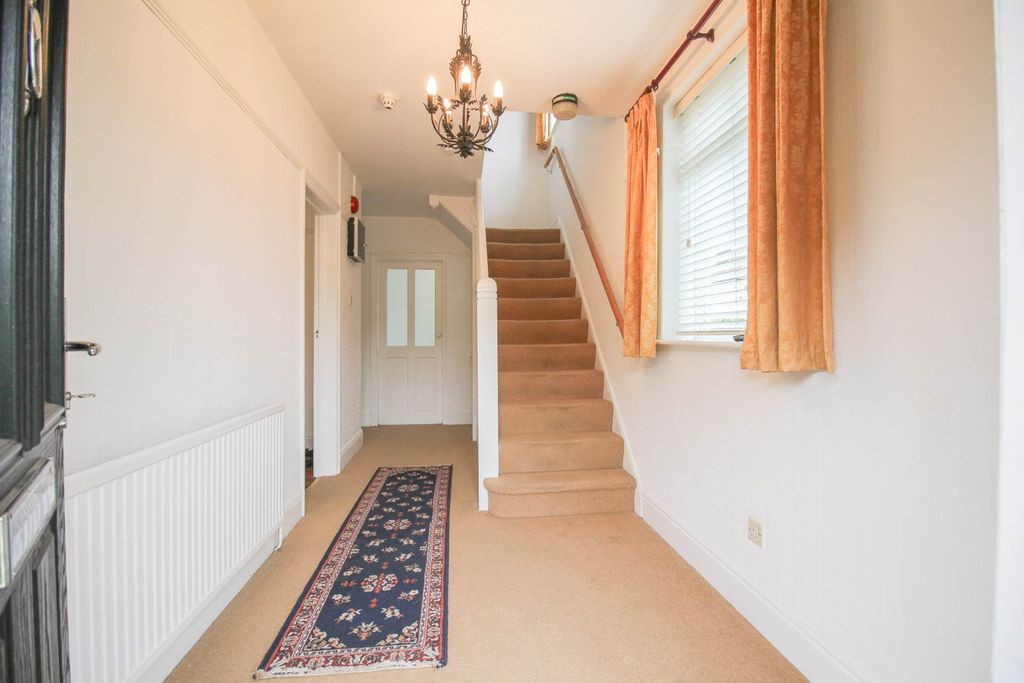 Property photo 3 of 32