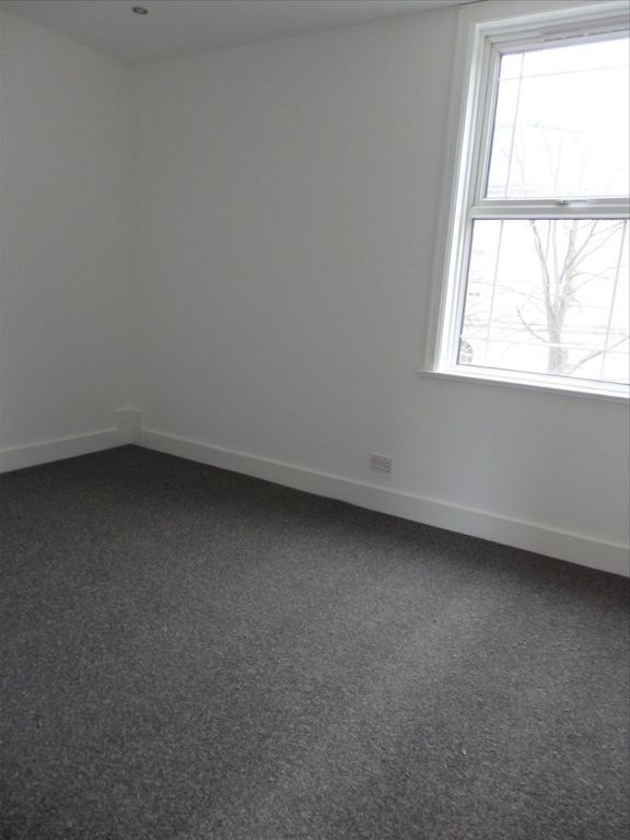 Property photo 3 of 5 Bedroom