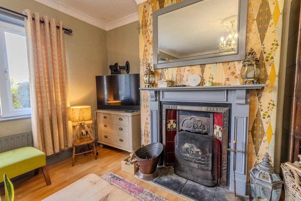 Property photo 2 of 13 5520452
