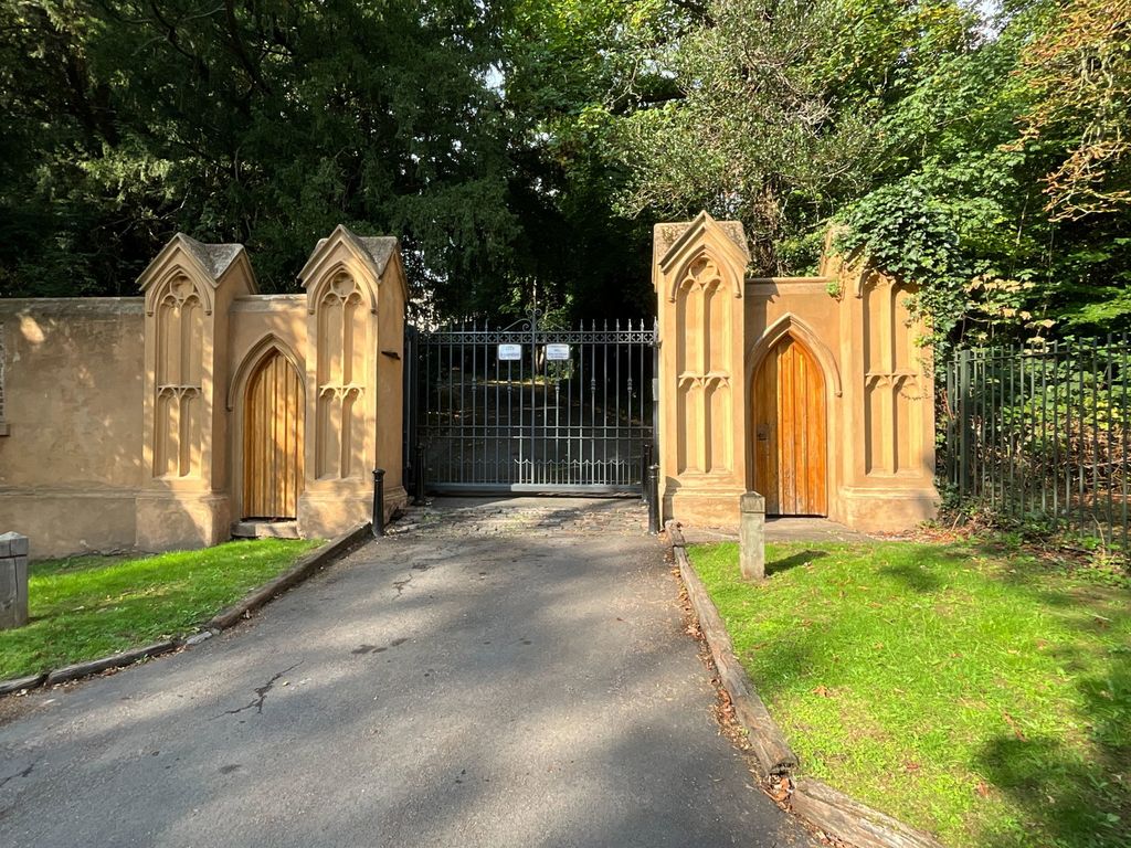 Property photo 2 of 11