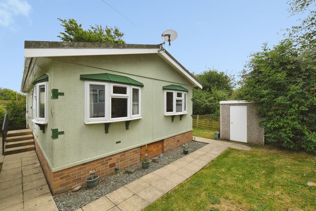 Property photo 2 of 20