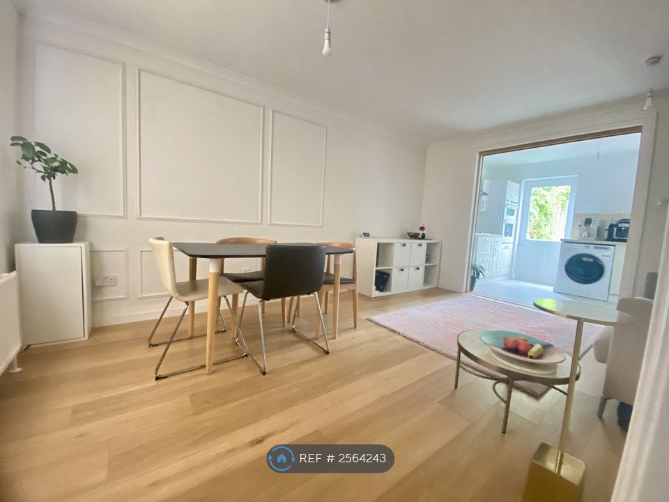Property photo 1 of 32