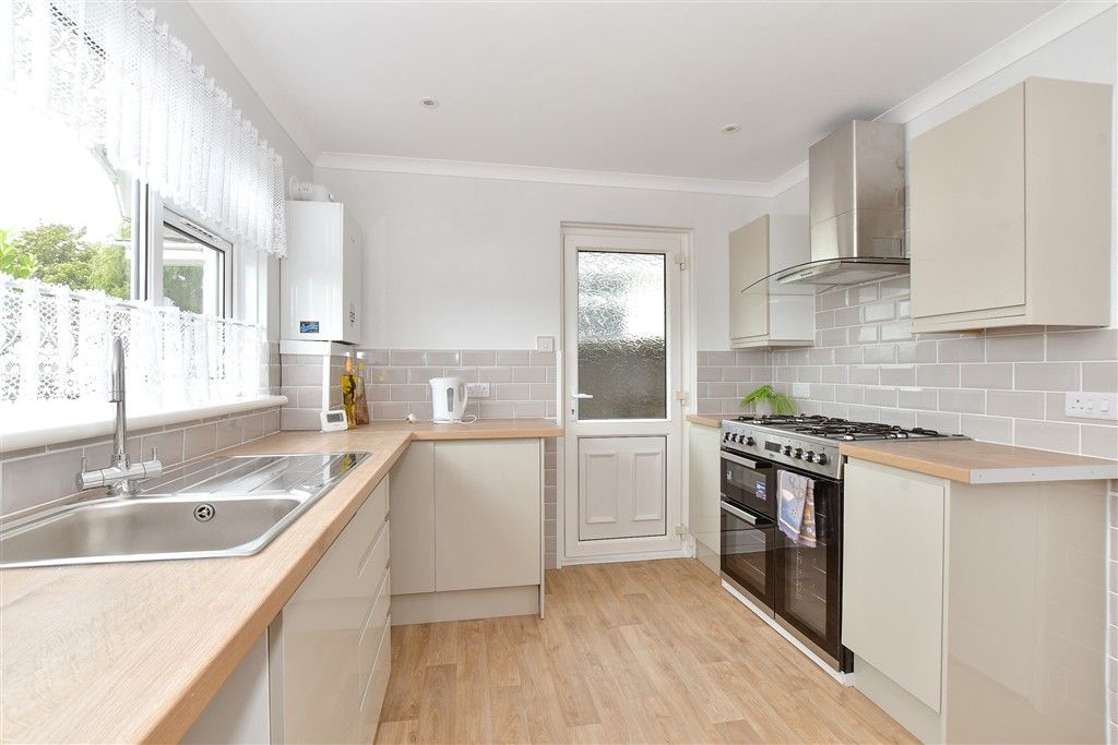 Property photo 3 of 14 Kitchen