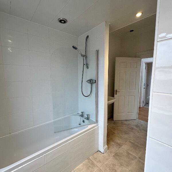 Property photo 3 of 17 Bathroom