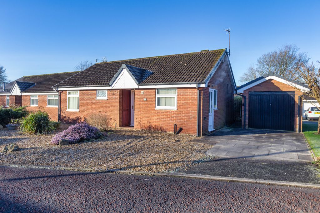 Property photo 1 of 15 51 Black Croft-15