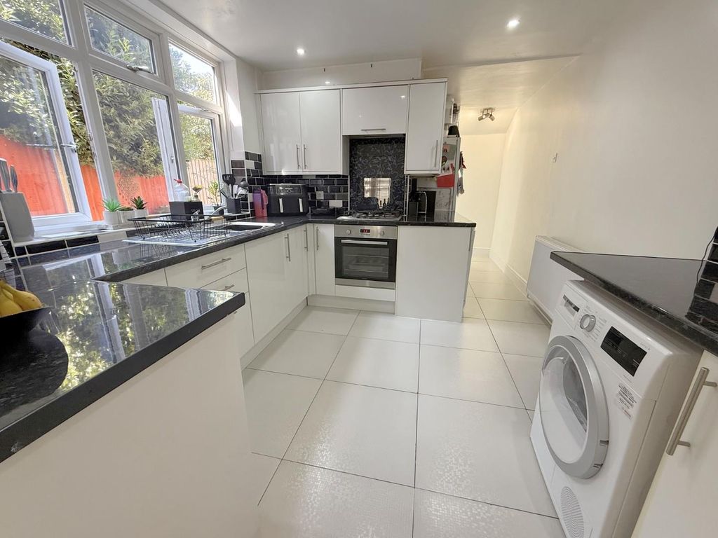 Property photo 2 of 21 Img_2867.Jpg