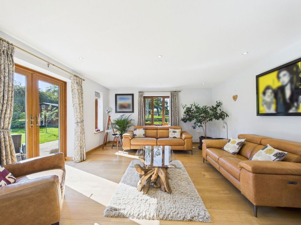 Property photo 3 of 39