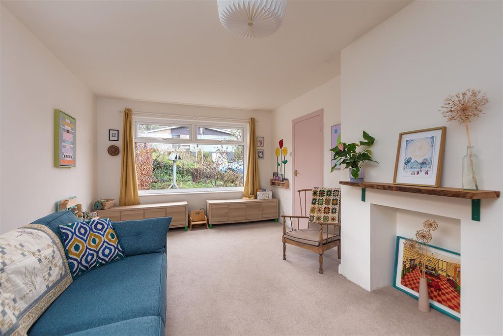 Property photo 2 of 19