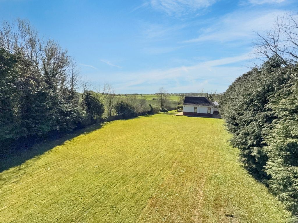 Property photo 3 of 27