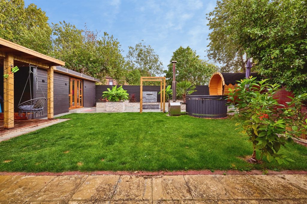 Property photo 3 of 14