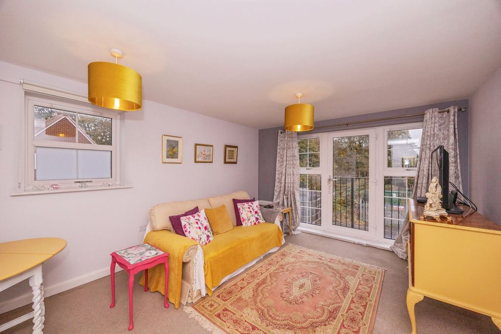 Property photo 3 of 16 Photo