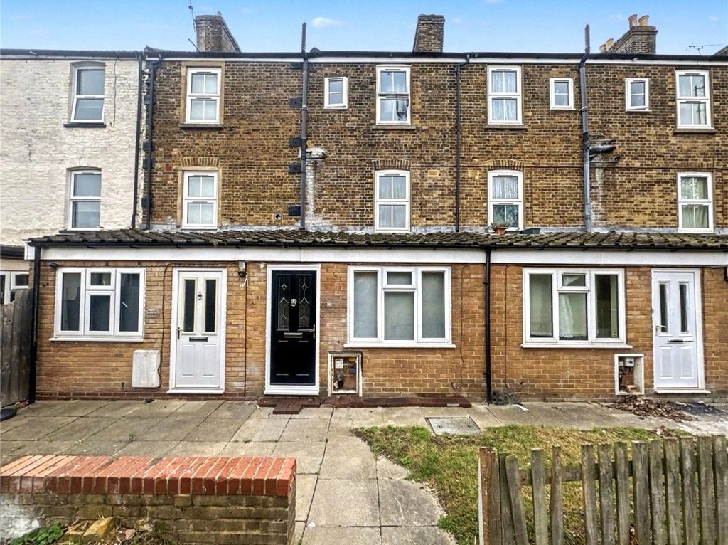 Property photo 2 of 8 Picture No. 14