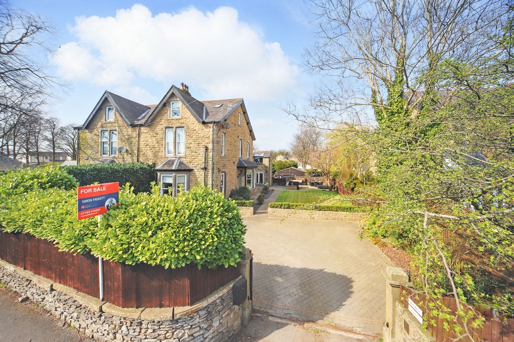 Property photo 1 of 37