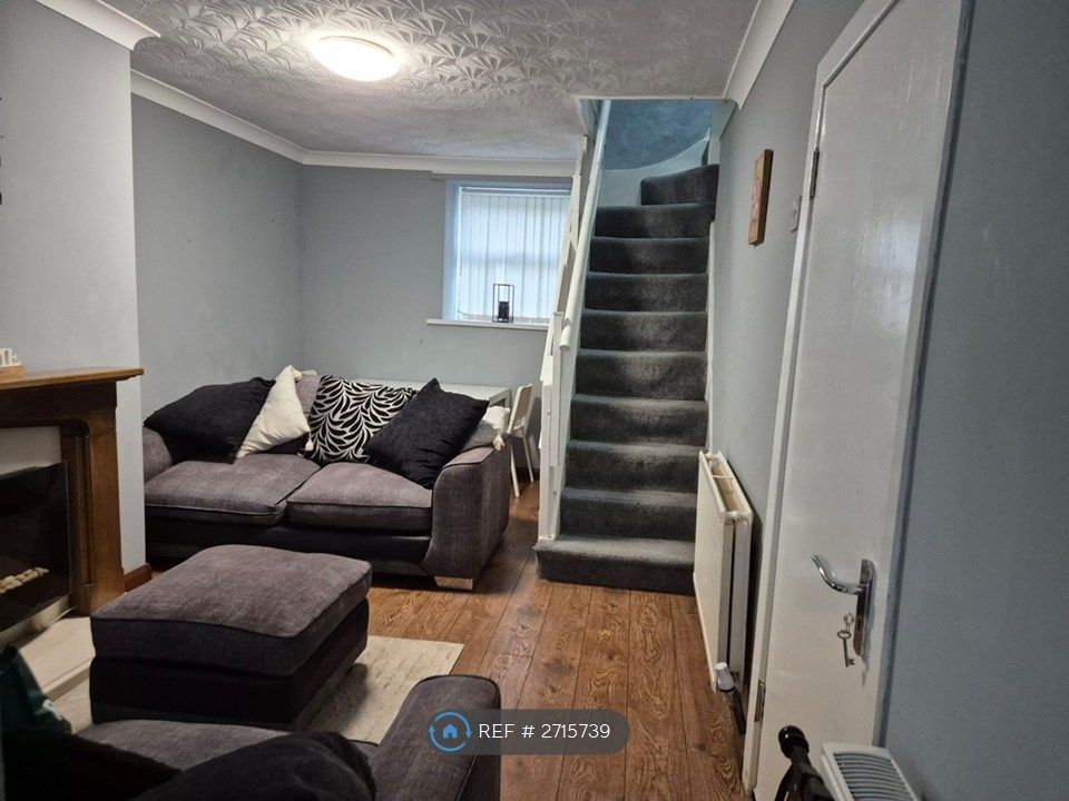 Property photo 2 of 17 Living Room