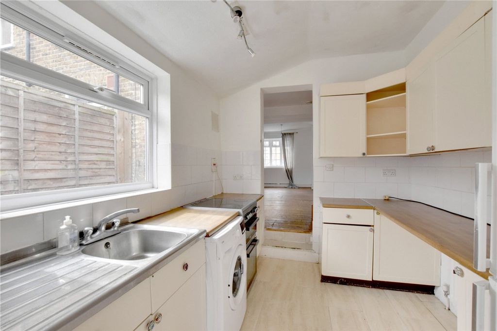 Property photo 3 of 15 Kitchen