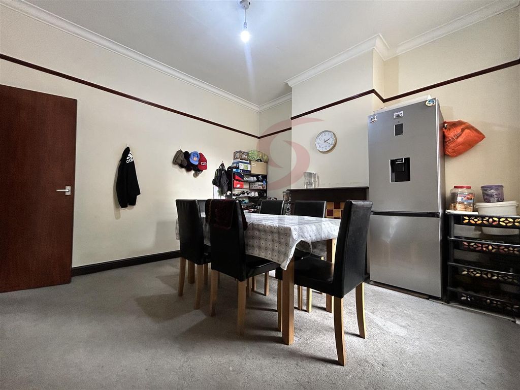 Property photo 3 of 14 Dining Room