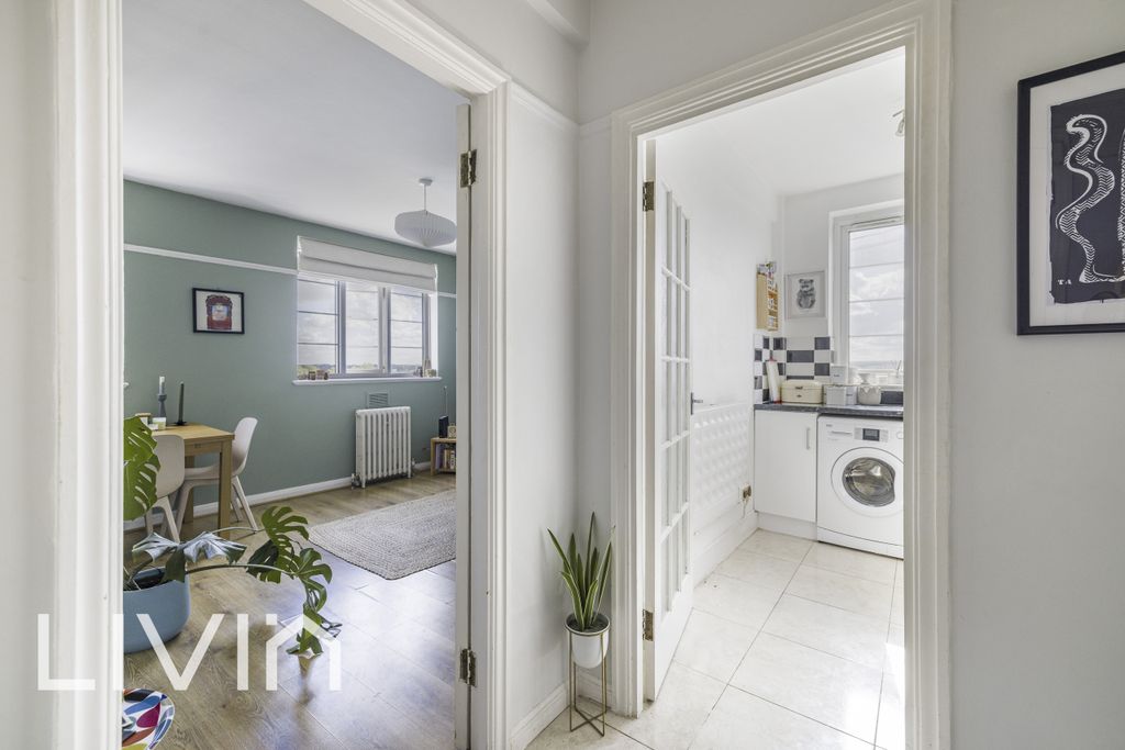 Property photo 2 of 14 120A7264