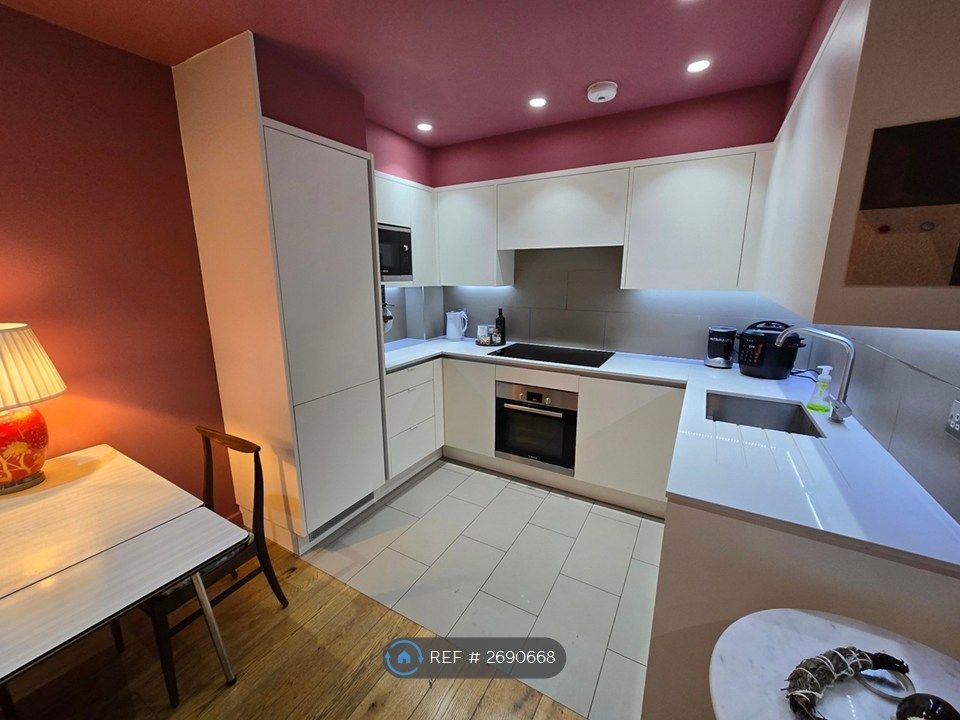 Property photo 2 of 11 Kitchen