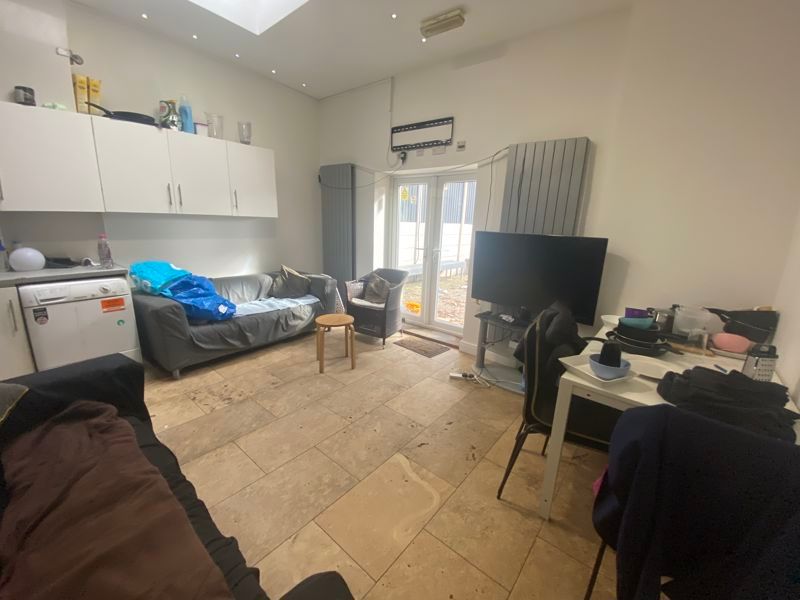 Property photo 3 of 14 Photo 6