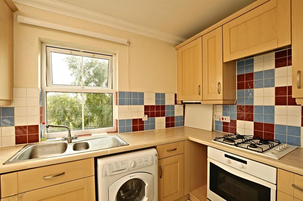 Property photo 3 of 6