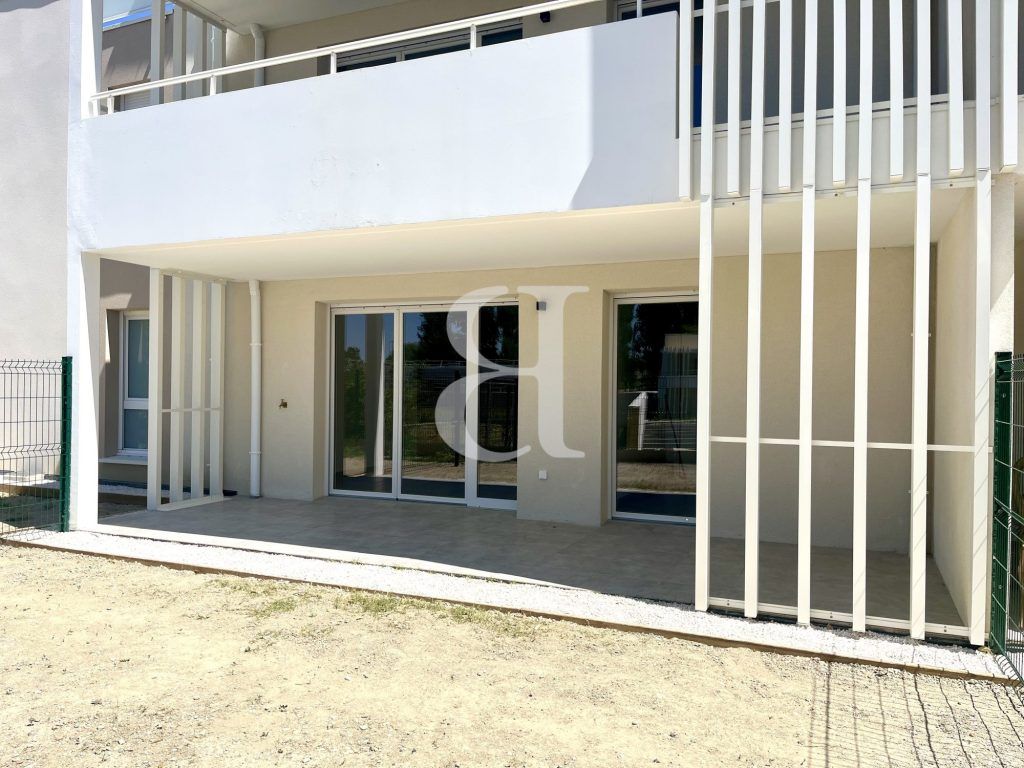 Property photo 1 of 12 Main Exterior View