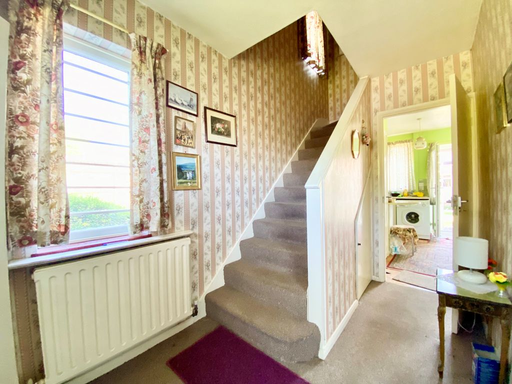 Property photo 2 of 21