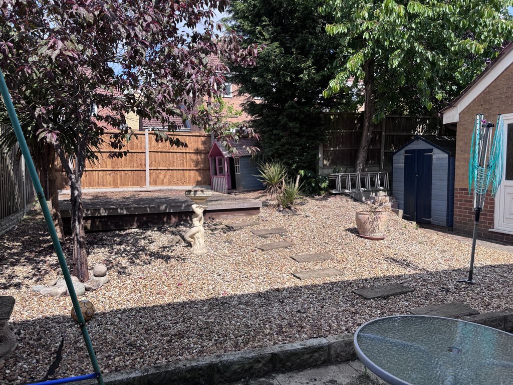 Property photo 2 of 21 Garden