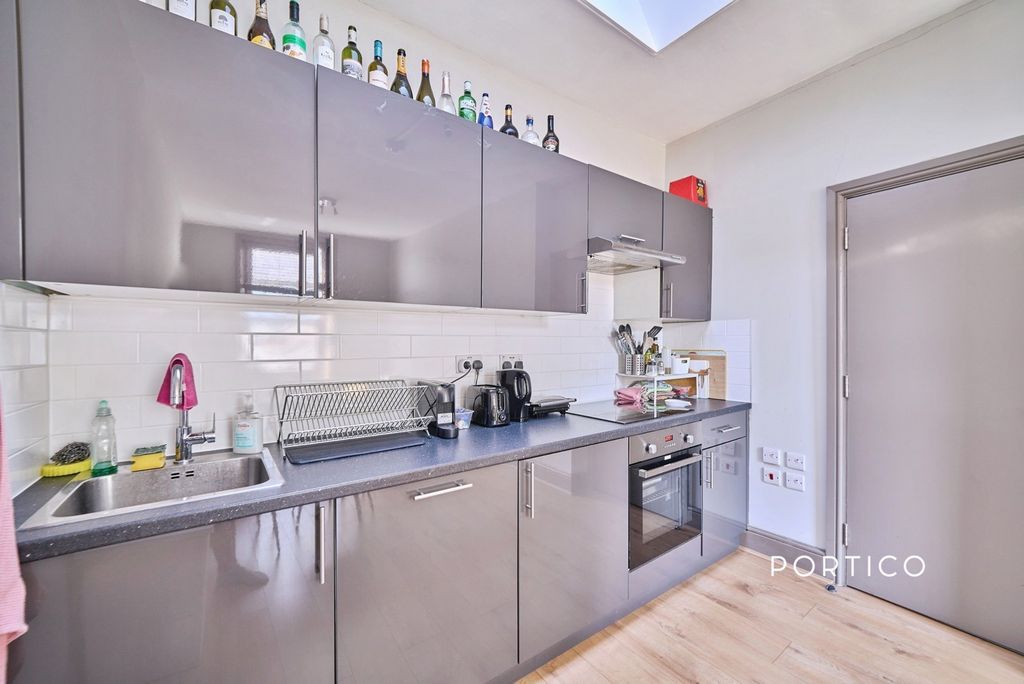 Property photo 2 of 7 Pbox-Img.Jpg