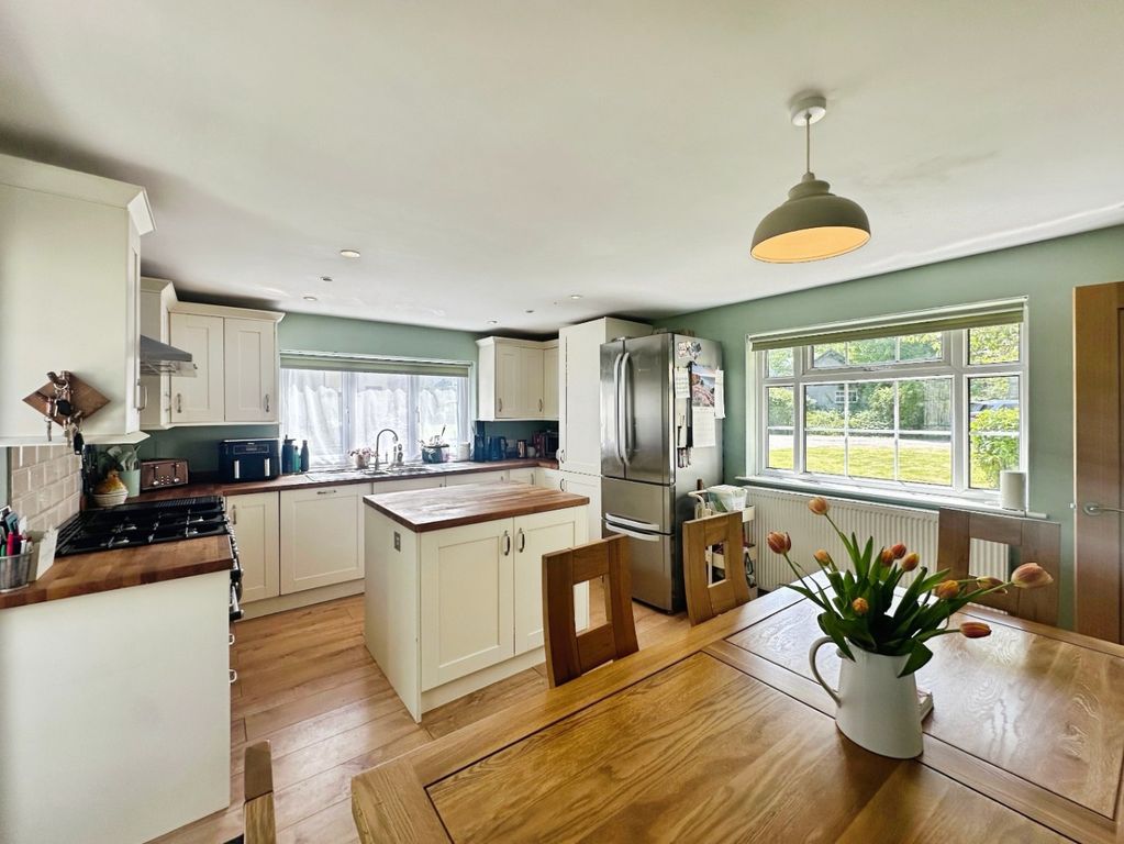 Property photo 2 of 23 5136765