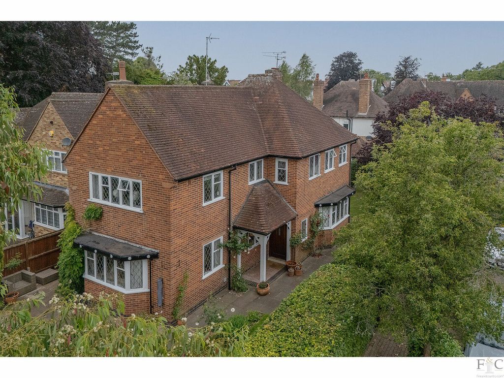 Property photo 1 of 28