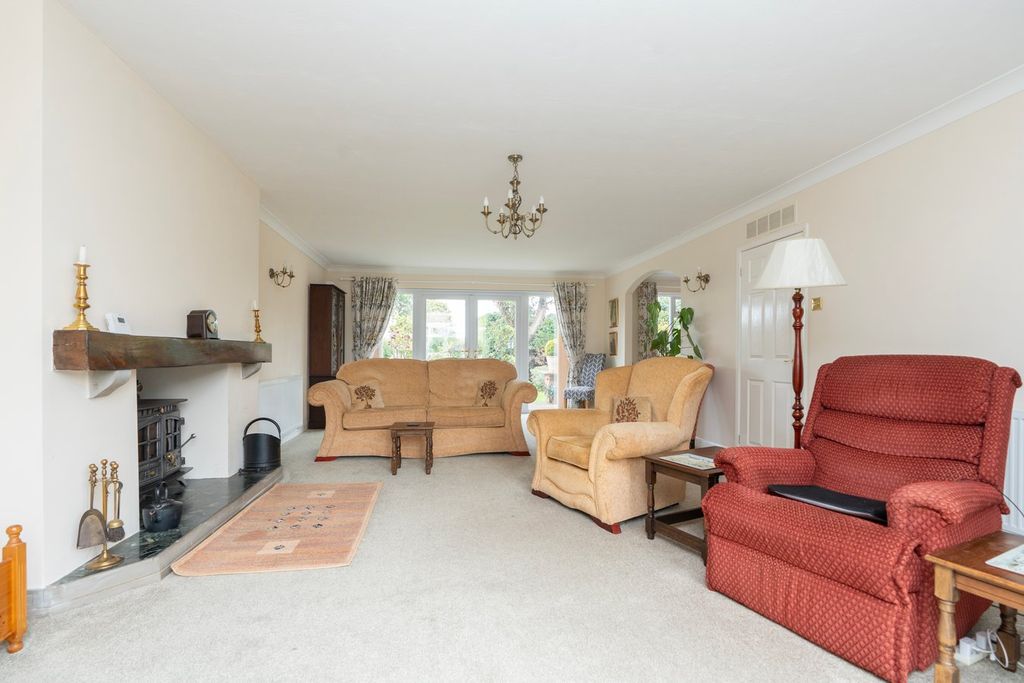 Property photo 2 of 24