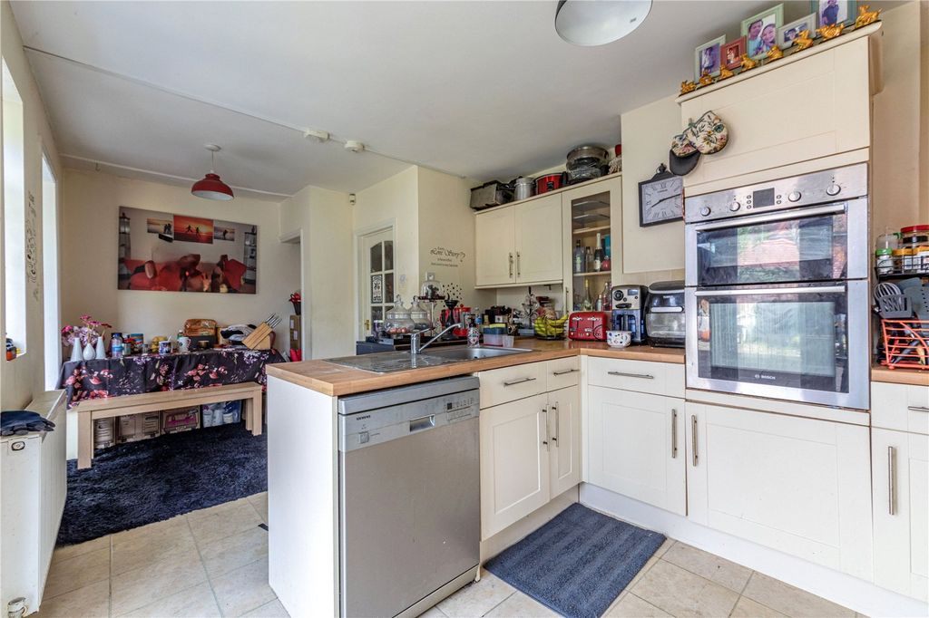 Property photo 3 of 16 Kitchen