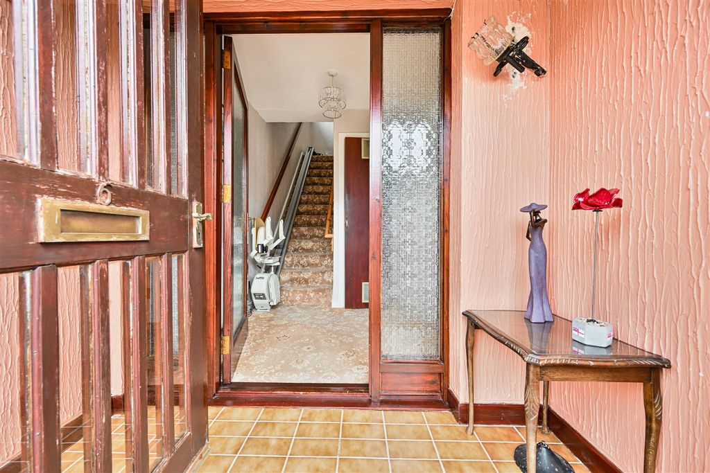 Property photo 3 of 25