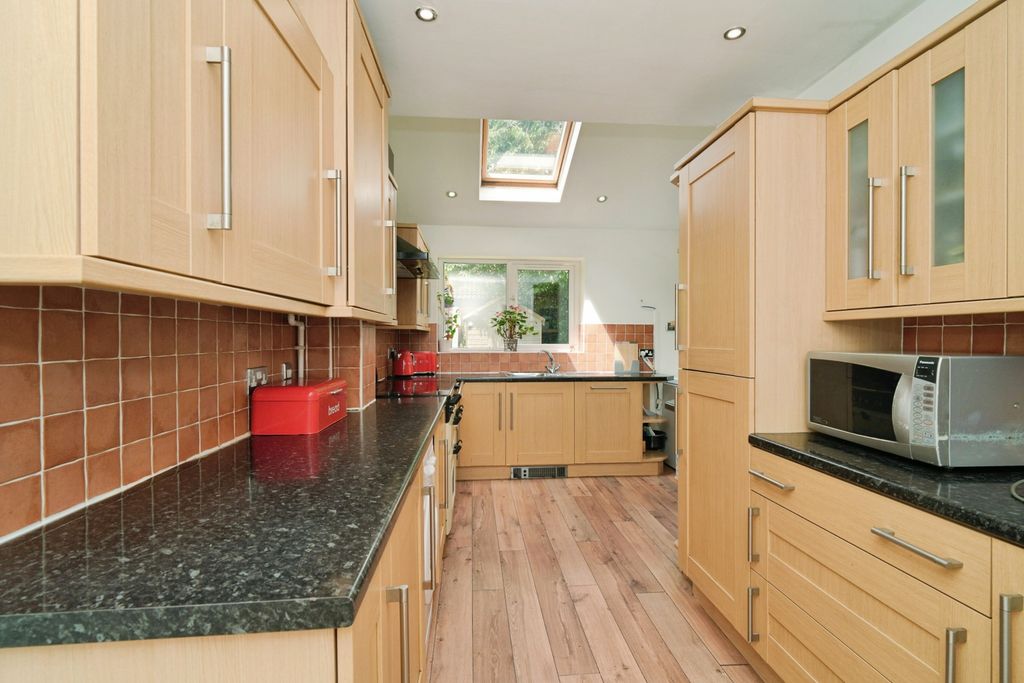 Property photo 2 of 19 Kitchen