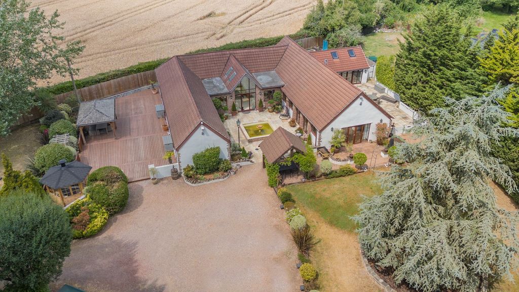 Property photo 2 of 33