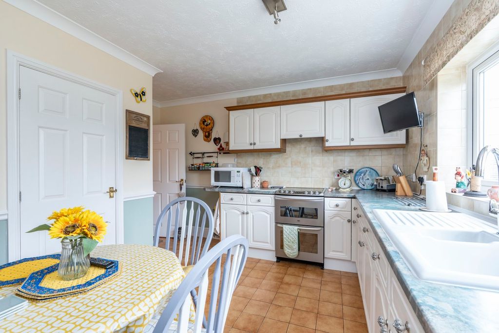 Property photo 3 of 19