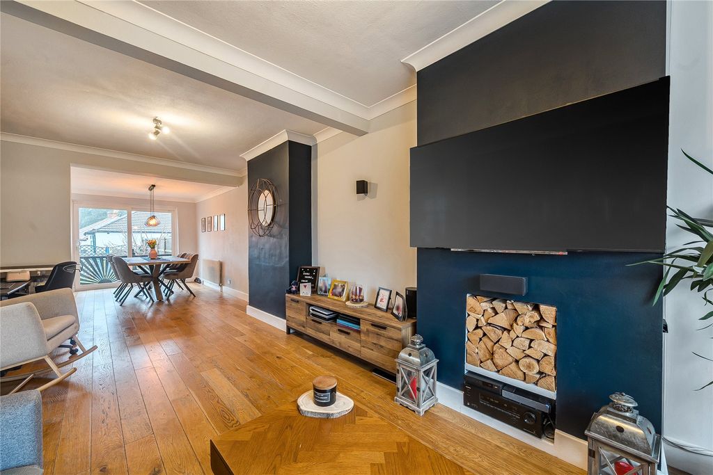 Property photo 3 of 19 Picture No. 04