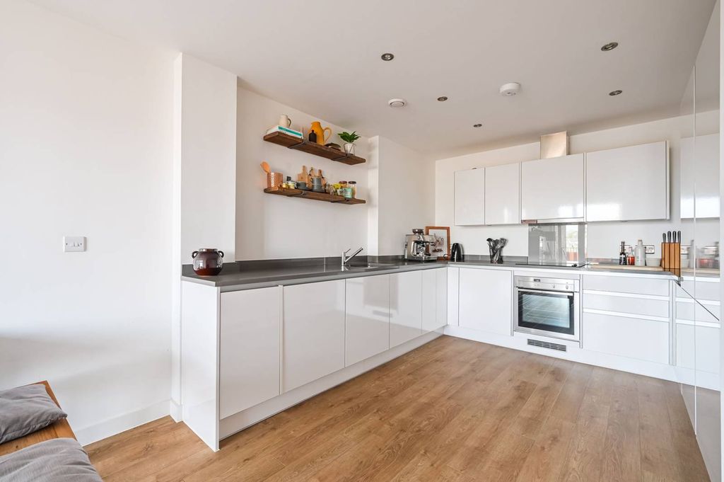 Property photo 3 of 26