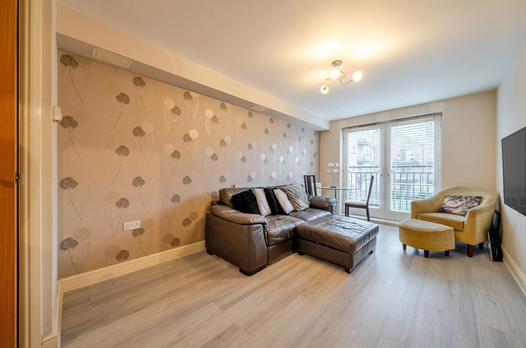 Property photo 2 of 14 1405995-10-69809A...