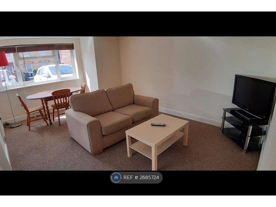 Property photo 3 of 10 Living Room, South Facing Window