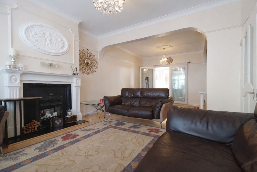 Property photo 3 of 18 Photo 12