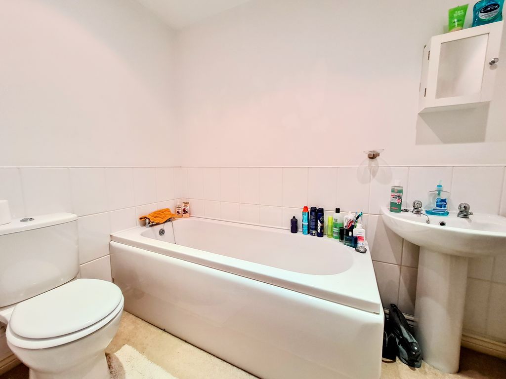 Additional image 7 of 5 bed semi-detached house to rentMerrybent Drive, Darlington DL2