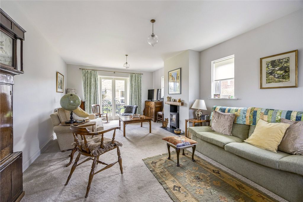 Property photo 2 of 13 Picture No. 17