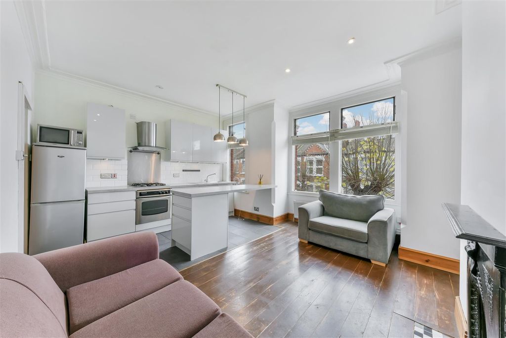 Property photo 2 of 9