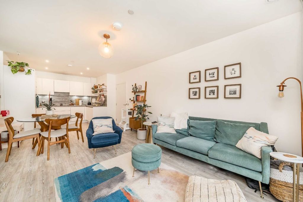 Property photo 2 of 7