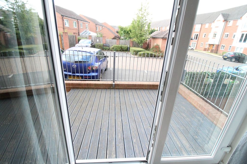 Property photo 3 of 9 Patio