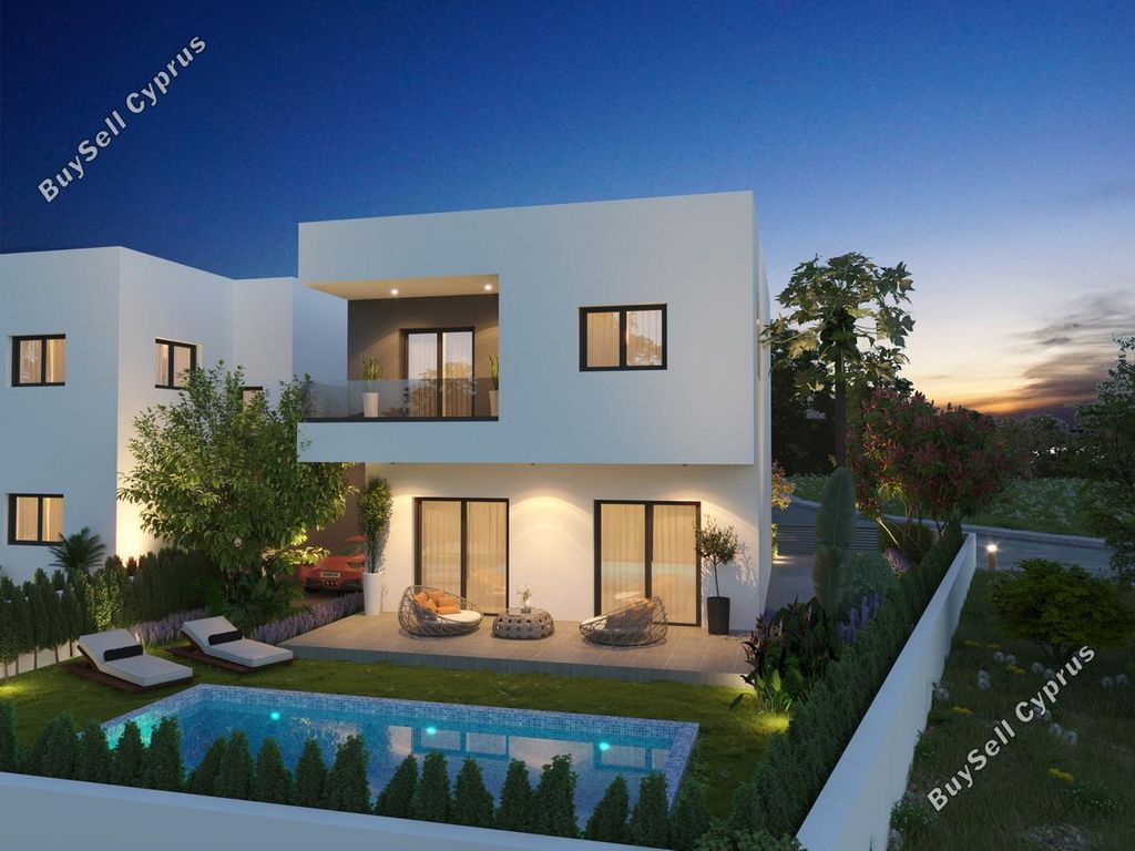 Property photo 2 of 18