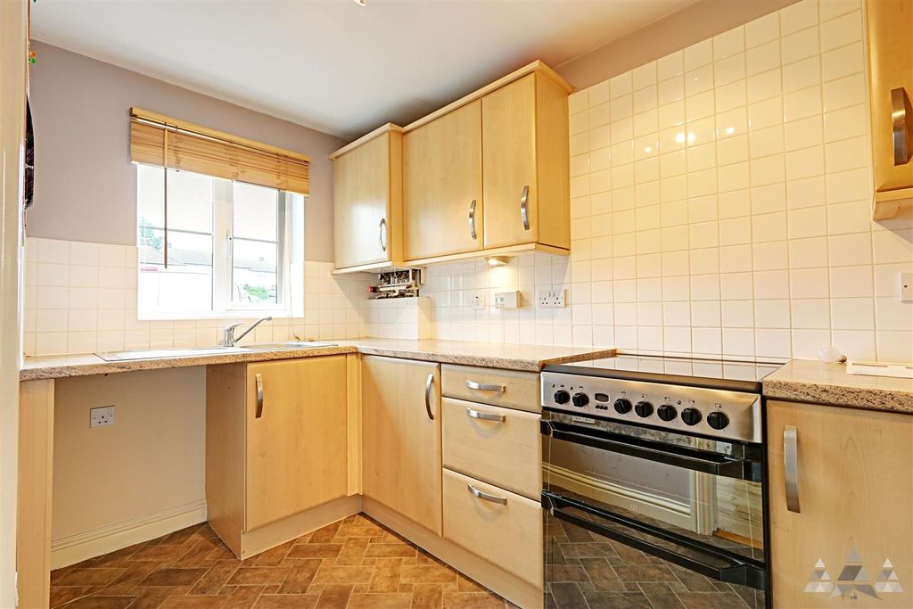 Property photo 3 of 13 Kitchen
