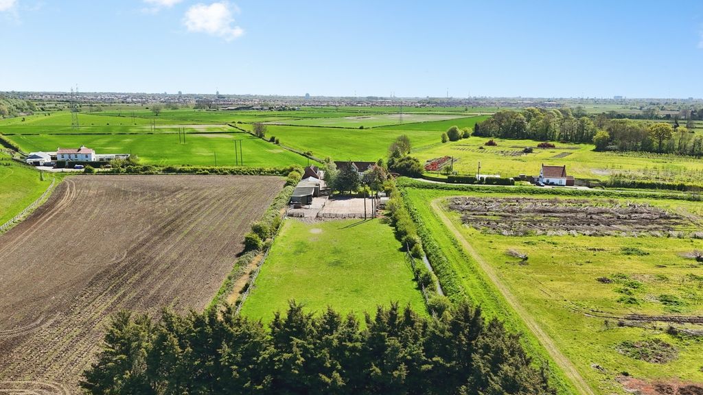 Property photo 2 of 34 5104856